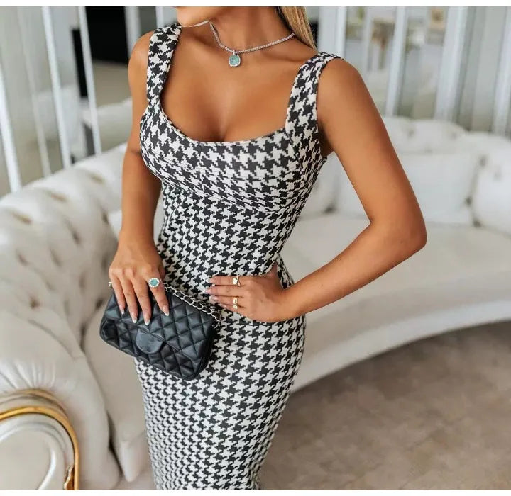 Printed Low Neck Bodycon Dress – Elegant Party & Casual Outfit