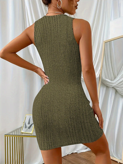 Sleeveless Crew Neck Bodycon Dress – Elegant Summer Outfit